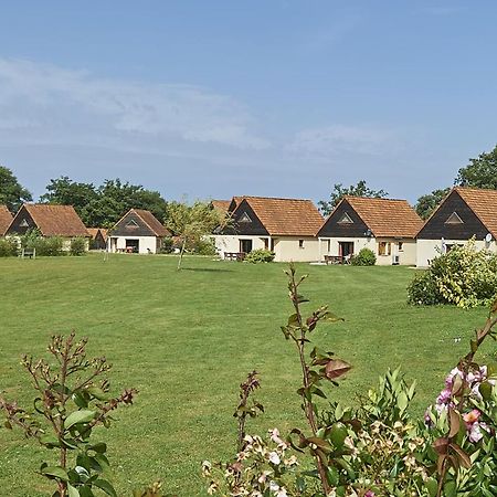 Hotel Le Lac Bleu à Lacapelle-Marival Extérieur photo