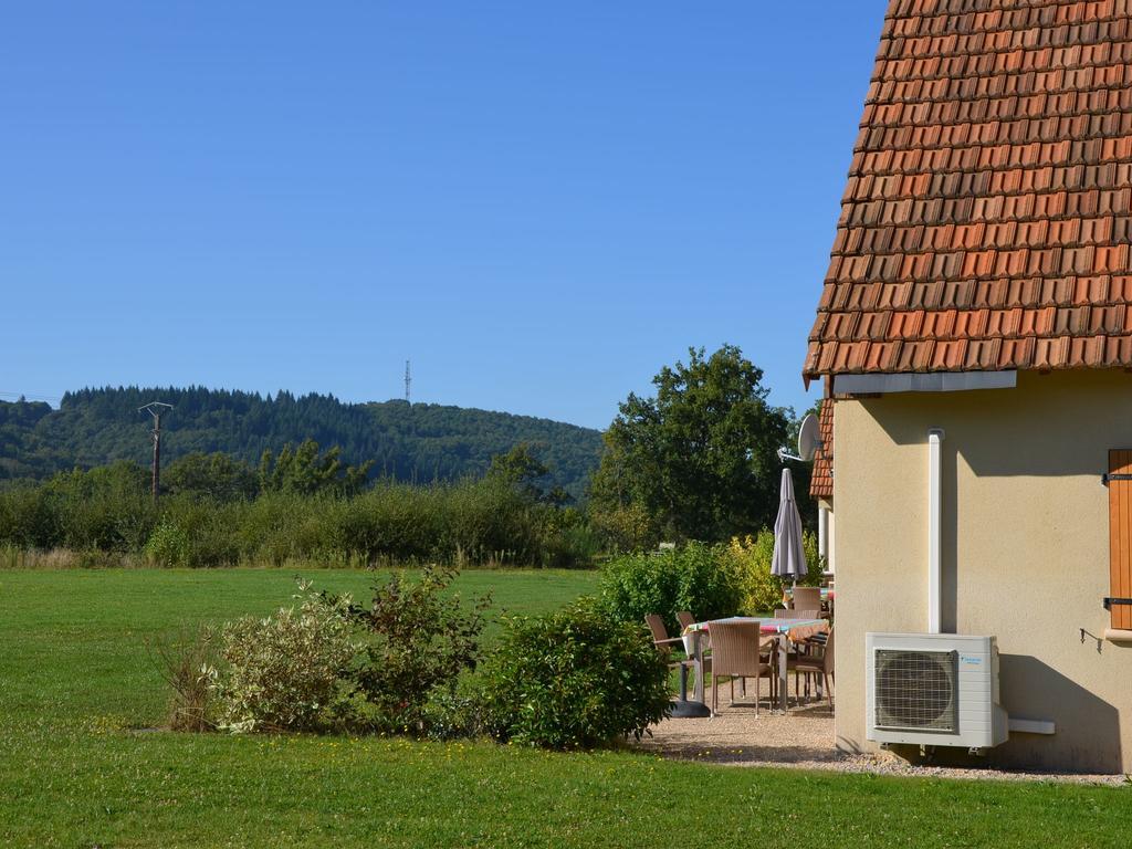 Hotel Le Lac Bleu à Lacapelle-Marival Extérieur photo