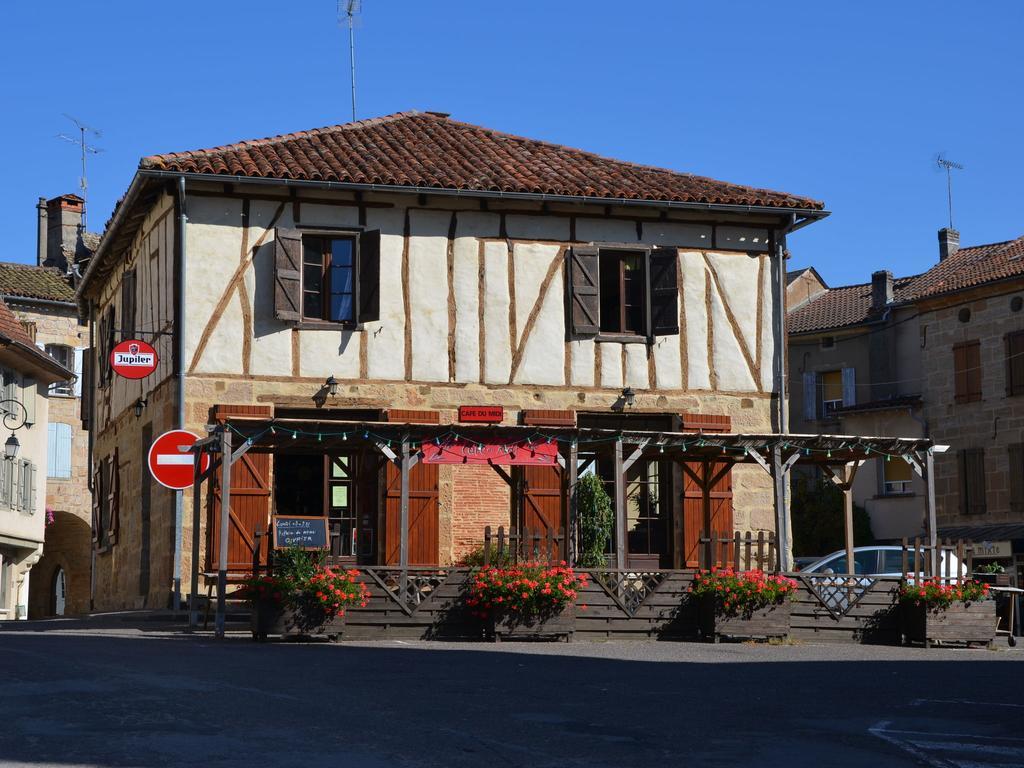 Hotel Le Lac Bleu à Lacapelle-Marival Extérieur photo