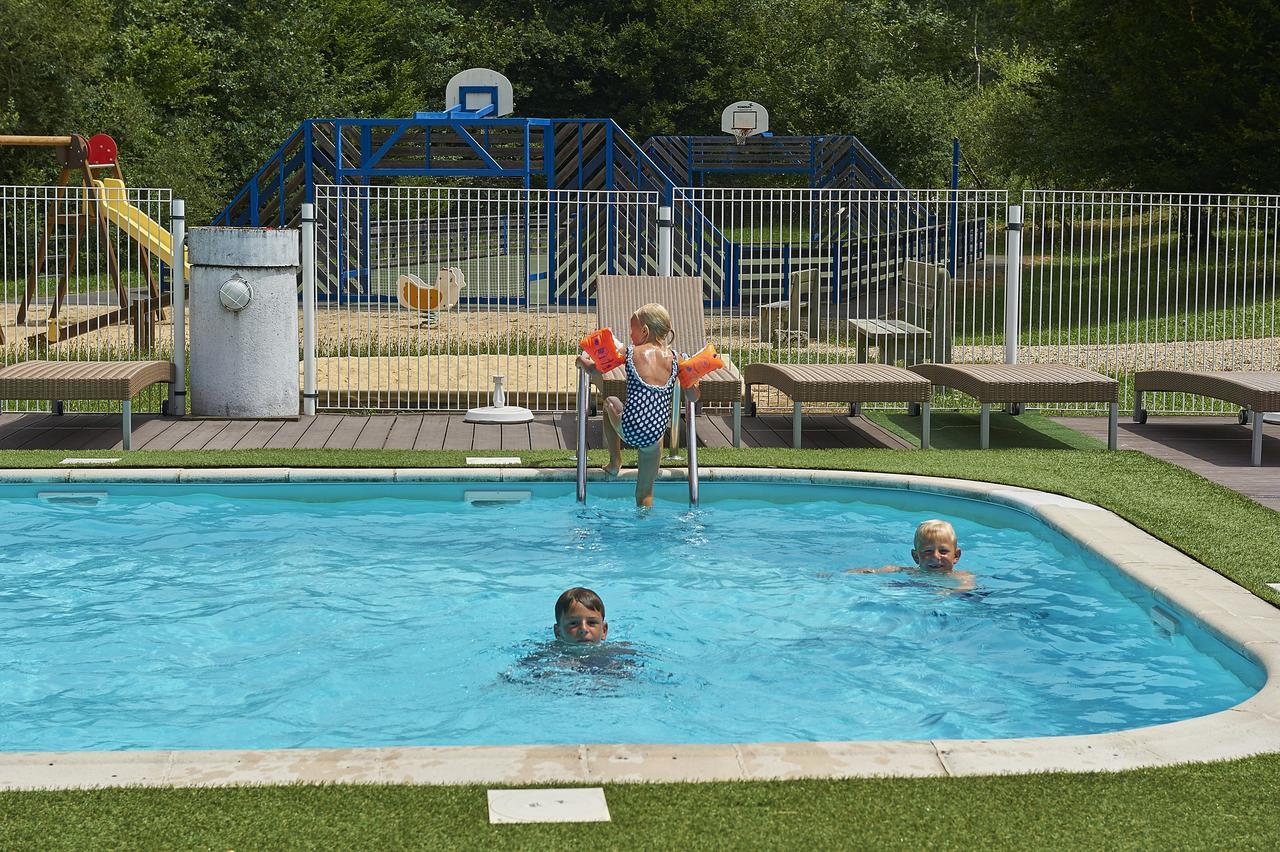 Hotel Le Lac Bleu à Lacapelle-Marival Extérieur photo